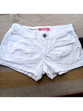 sz 3 Unionbay Womens White Denim Shorts Size 3 With Buttoned Back Pockets